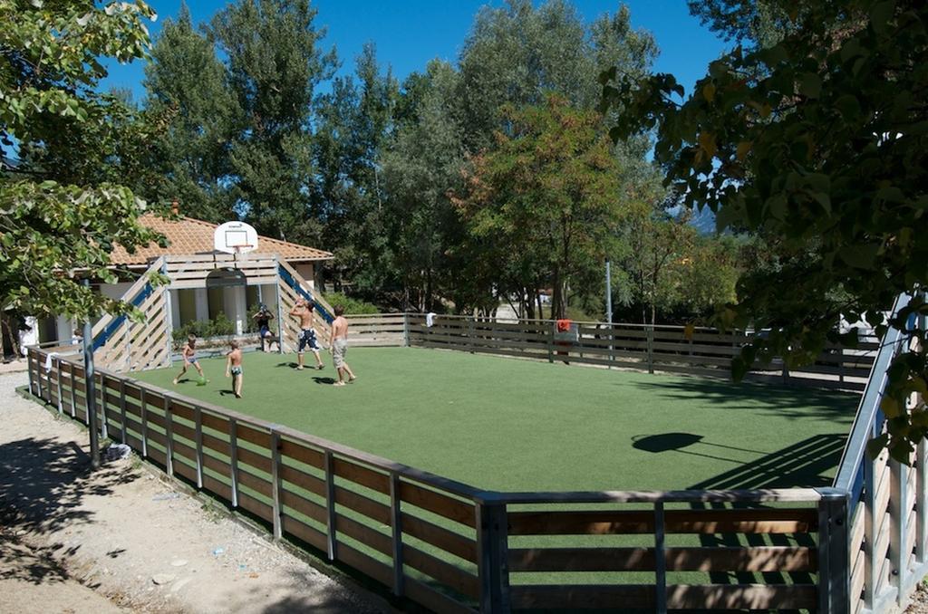 Recoubeau-Jansac Camping Le Couriou מראה חיצוני תמונה